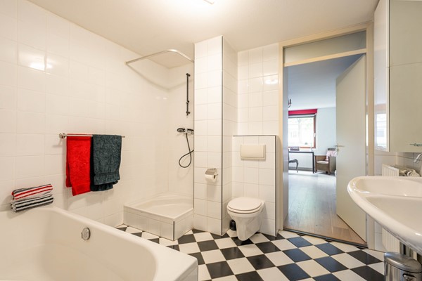 Medium property photo - Hengeveldstraat 82, 3572 KJ Utrecht